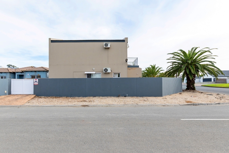3 Bedroom Property for Sale in Laaiplek Western Cape